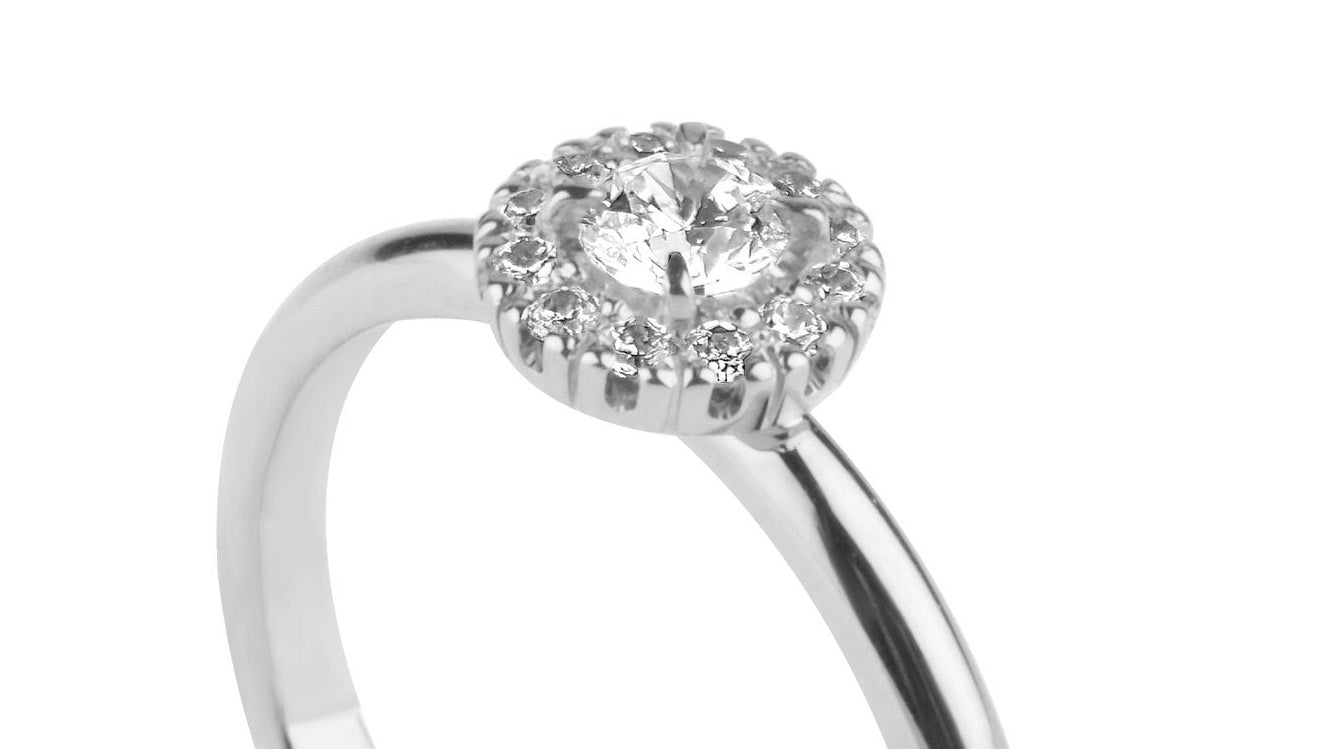 Haloringar - En lysande klassiker