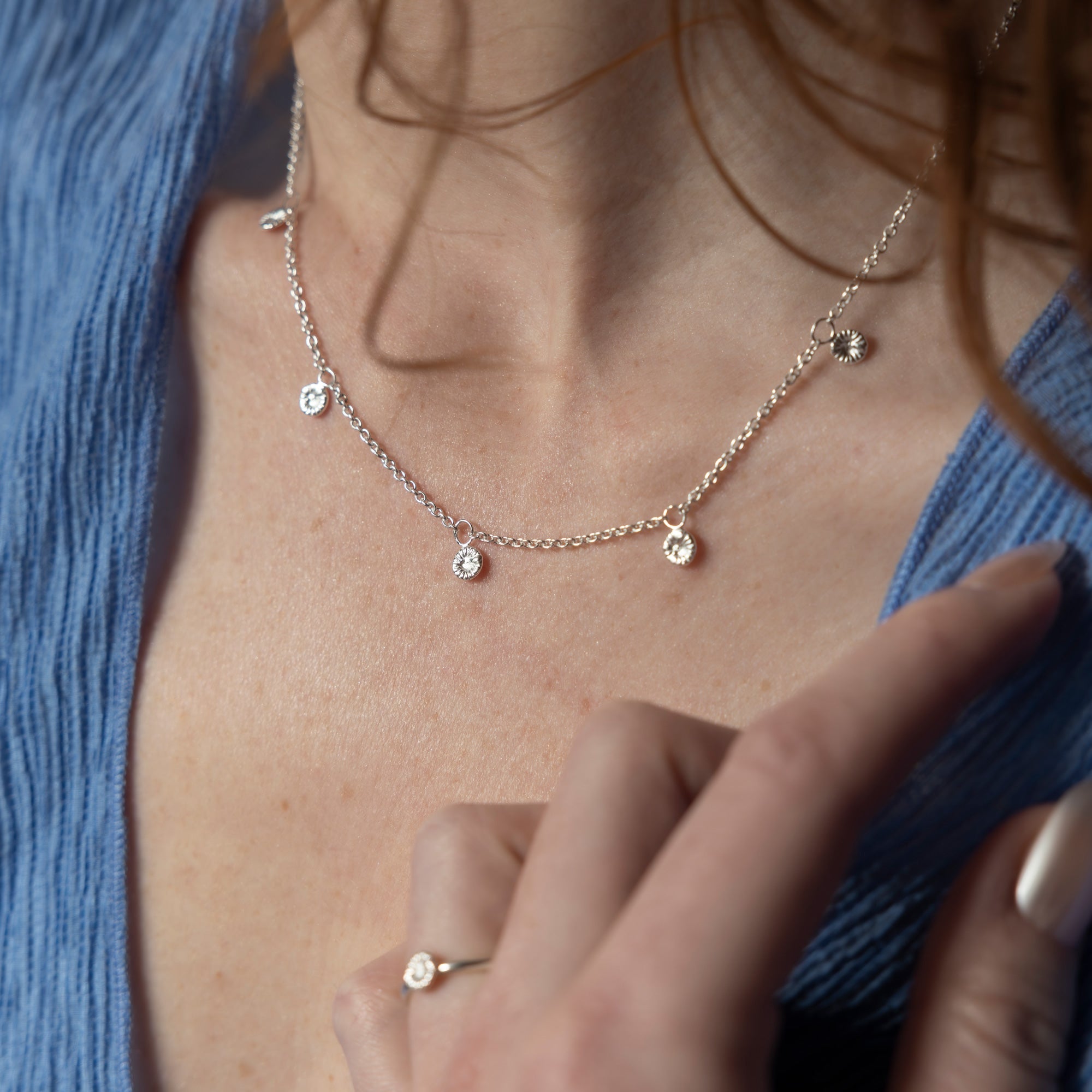 Knappkorall - Halsband ”Multi Drop”