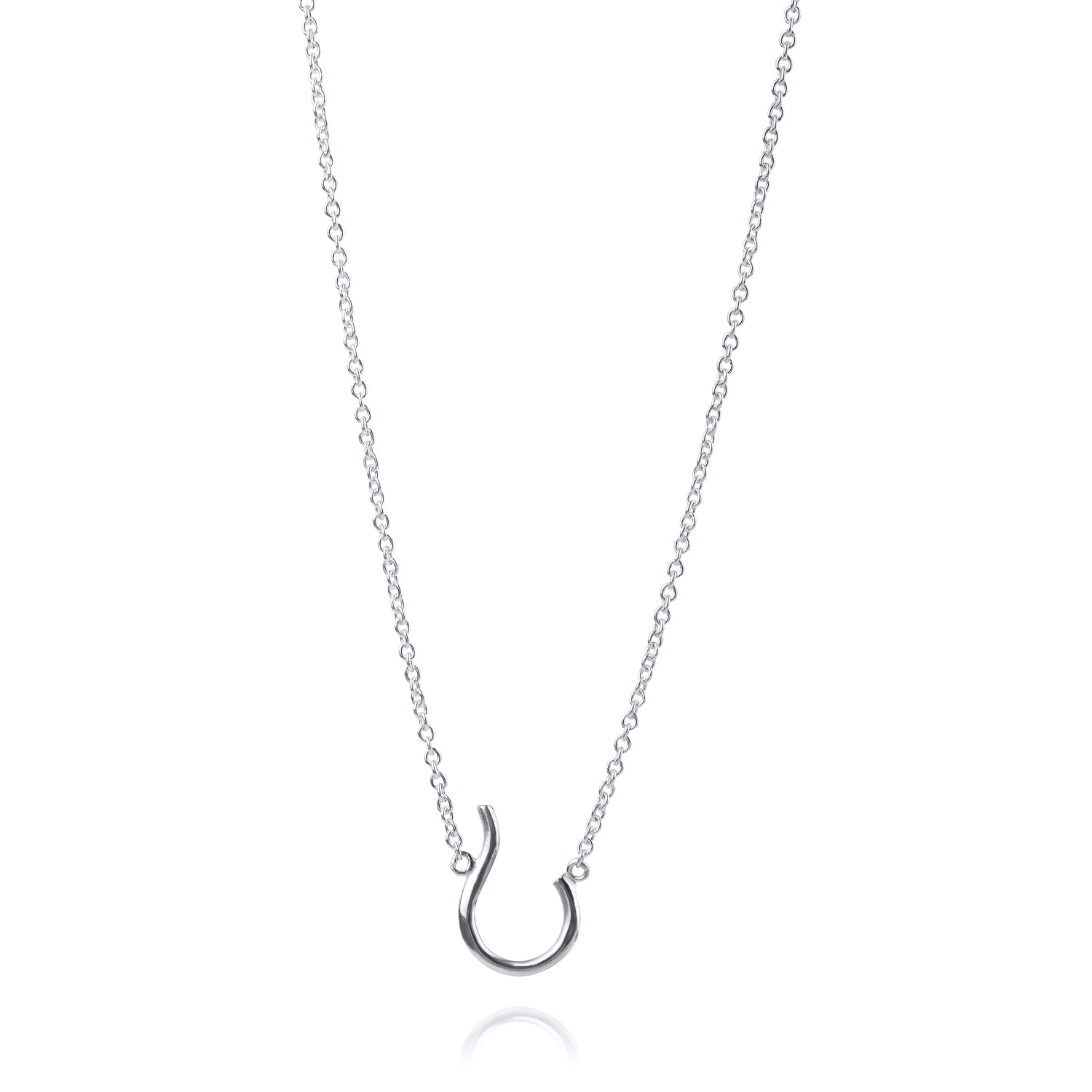 Martall halsband i silver mot vit bakgrund