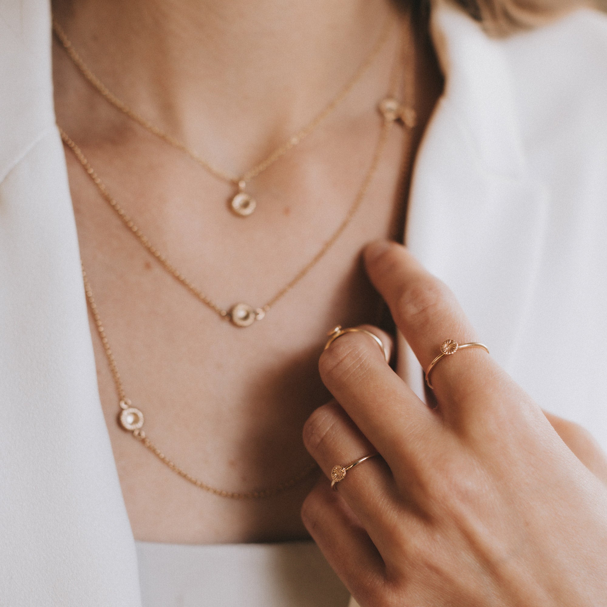 Knappkorall ”Fossilfrossa” halsband