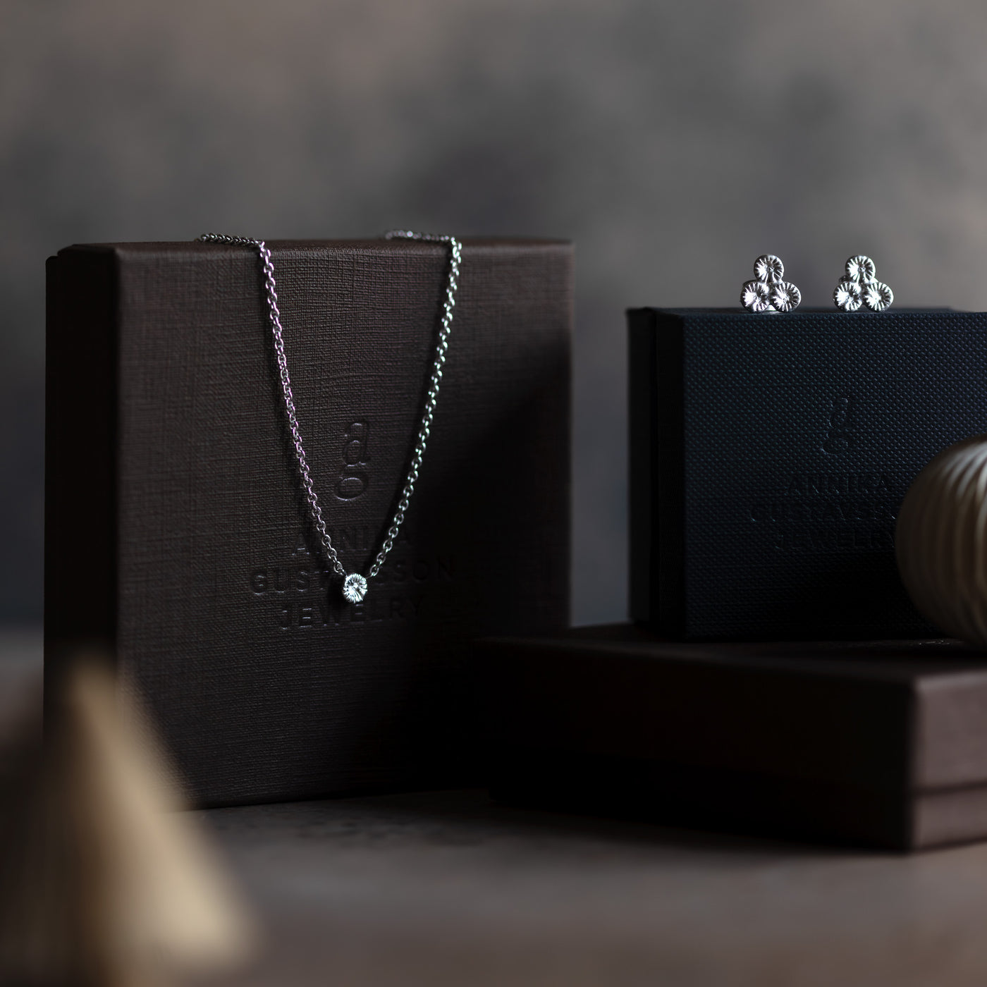 Julkit - Knappkorall örhängen Brissund + Knappkorall halsband liten Korall - Silver