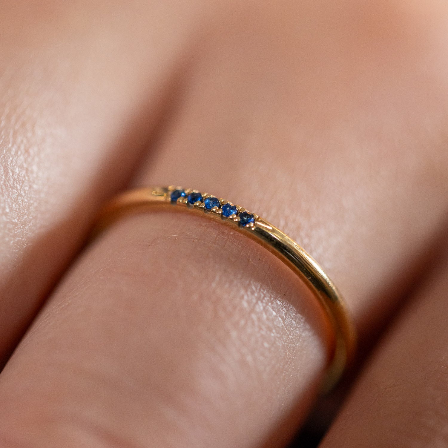 Leilu - blå safir - 18k guldring