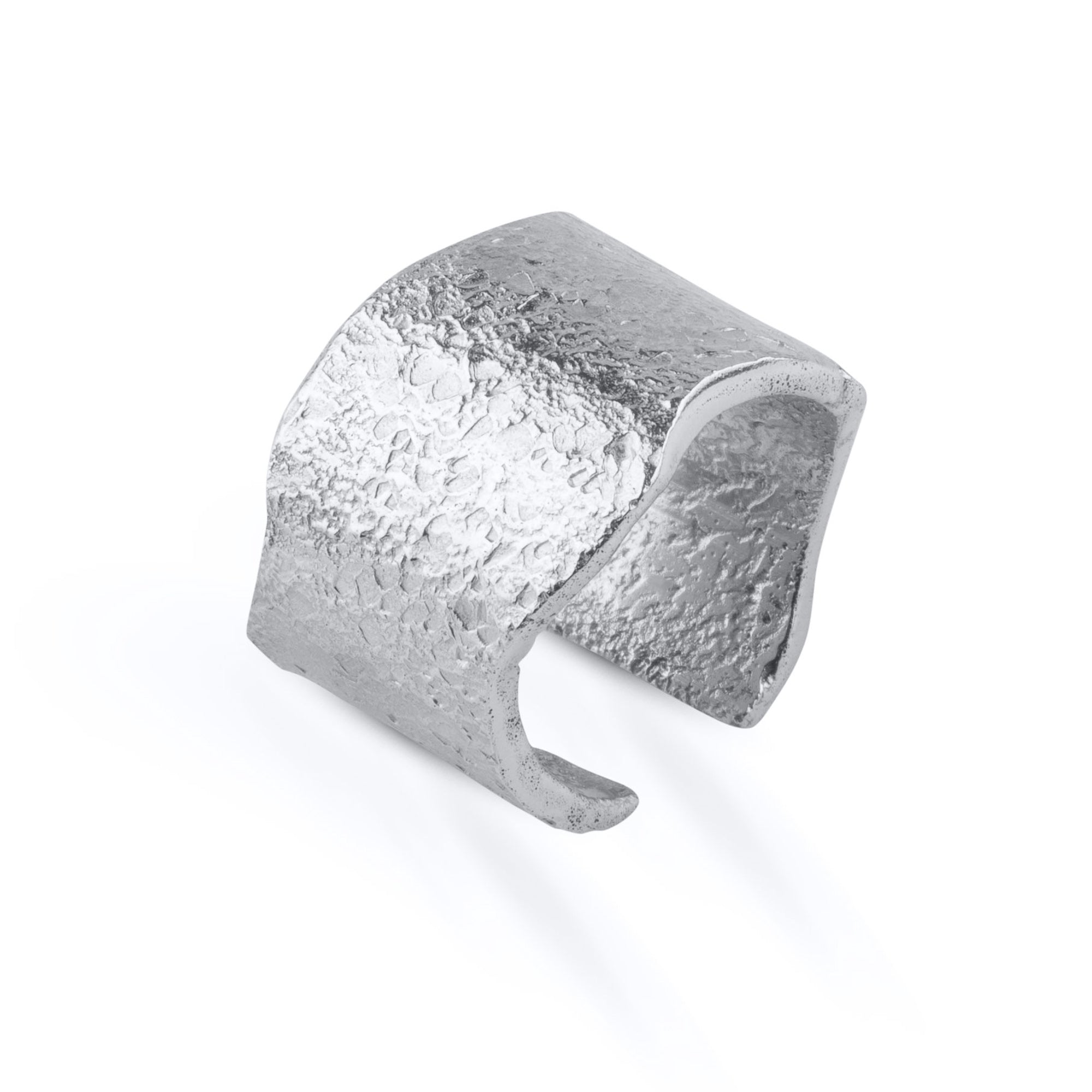 Elegant KARG silverring med texturerad yta