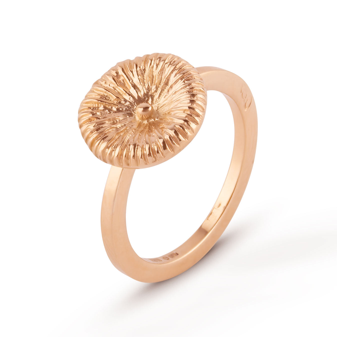 Knappkorall stor ring i återvunnet guld