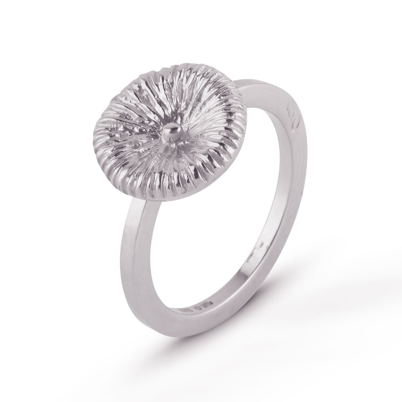 Knappkorall stor ring i återvunnet guld