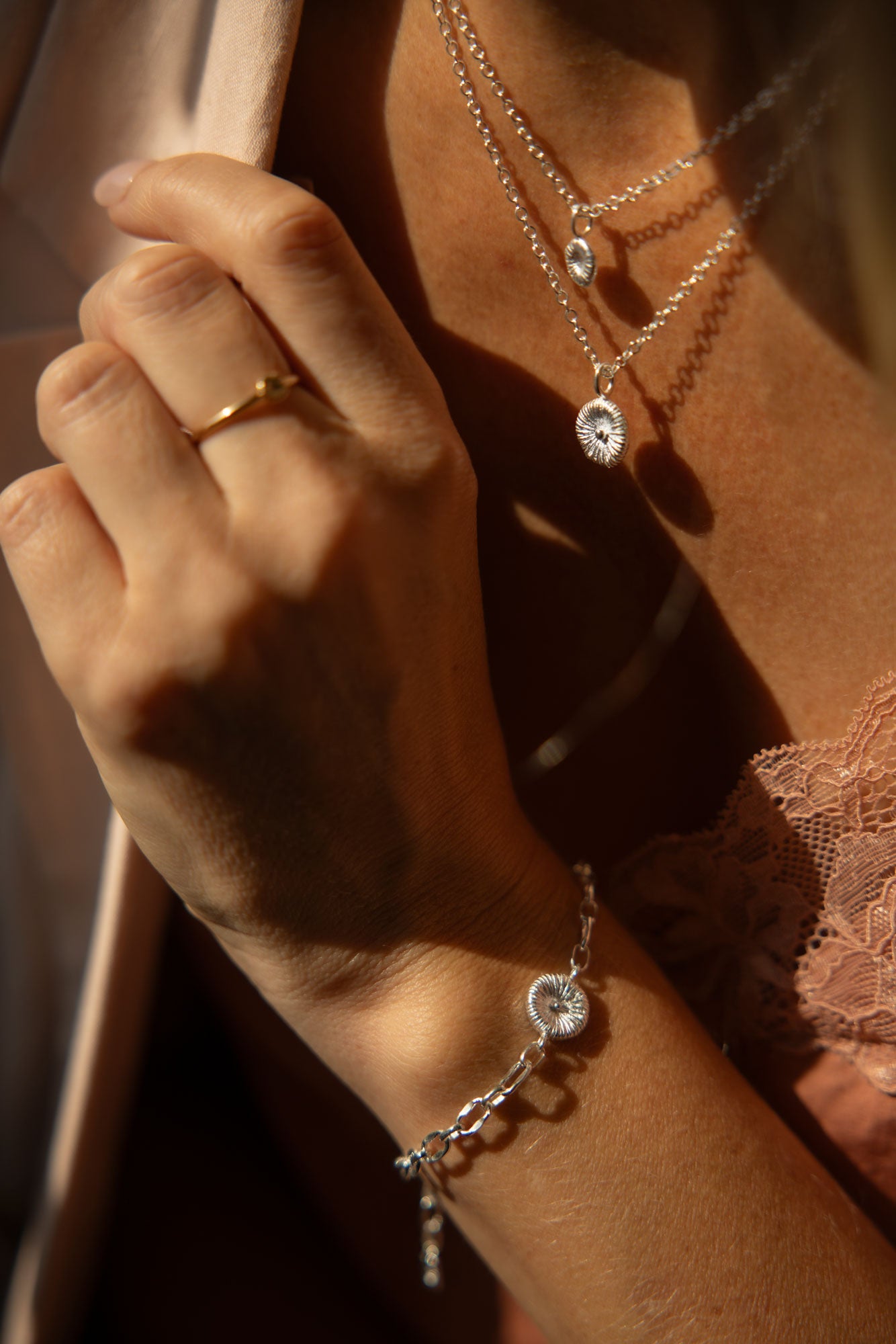 Knappkorall - Armband grov kedja